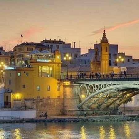 Atico Aire De Triana Apartment Sevilla Bagian luar foto