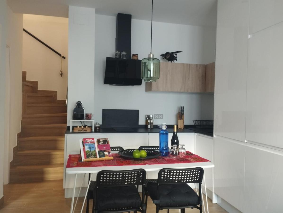 Atico Aire De Triana Apartment Sevilla Bagian luar foto