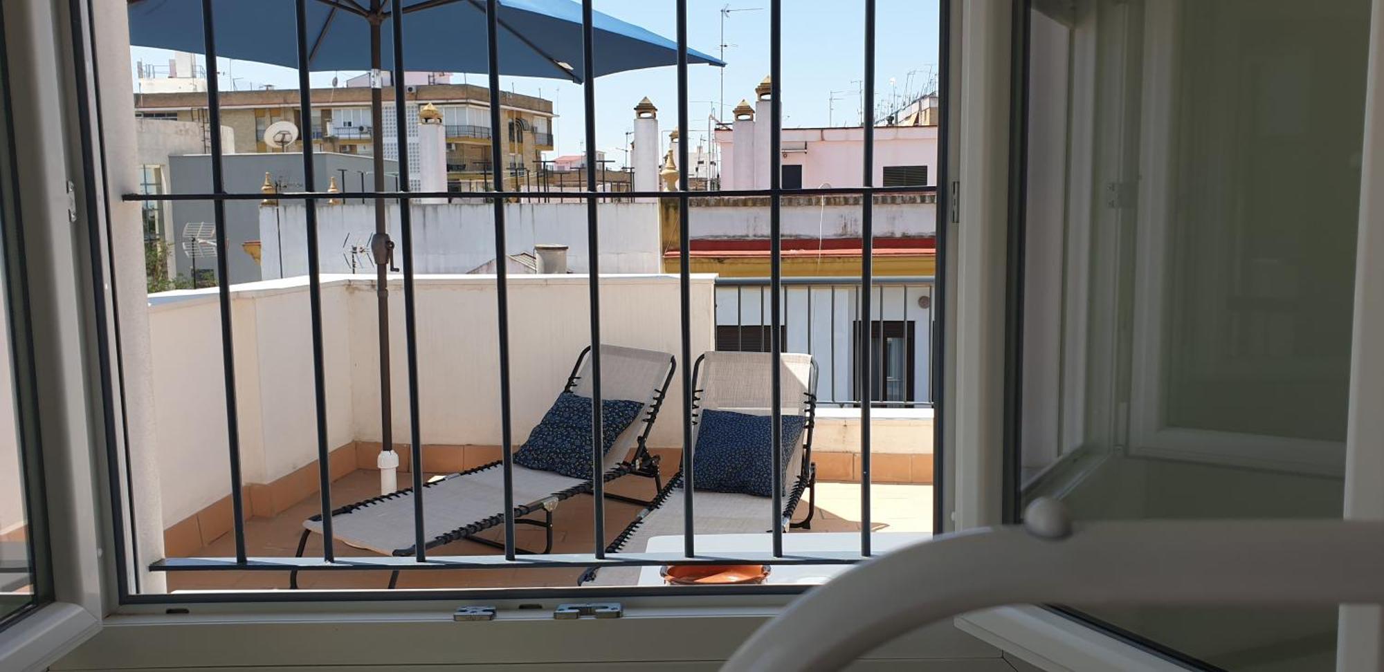 Atico Aire De Triana Apartment Sevilla Bagian luar foto